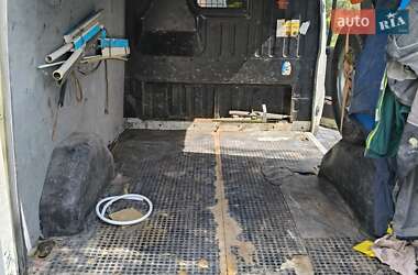 Грузовой фургон Ford Transit 2005 в 