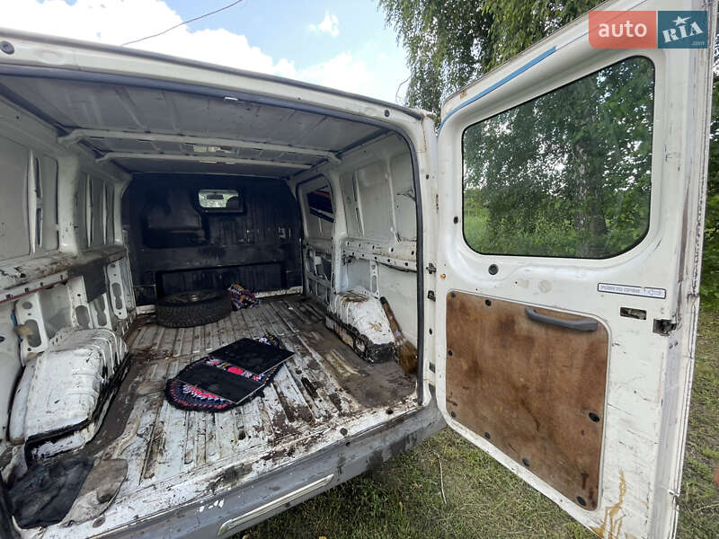 Грузовой фургон Ford Transit 2004 в Бобровице