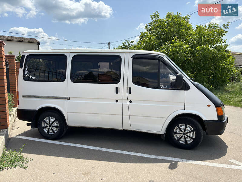 Вантажний фургон Ford Transit 1999 в Роздільній