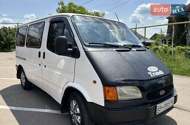 Грузовой фургон Ford Transit 1999 в 