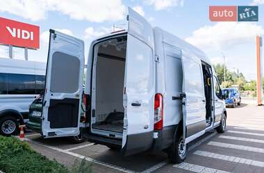 Грузовой фургон Ford Transit 2023 в 