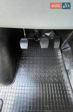 Грузовой фургон Ford Transit 2011 в 