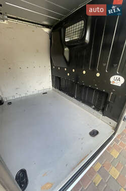 Грузовой фургон Ford Transit 2011 в 