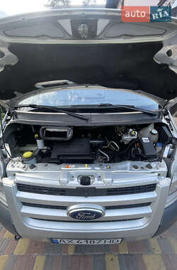 Грузовой фургон Ford Transit 2011 в 