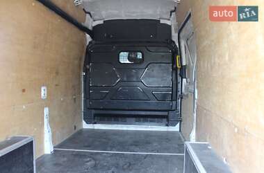 Грузовой фургон Ford Transit 2015 в 
