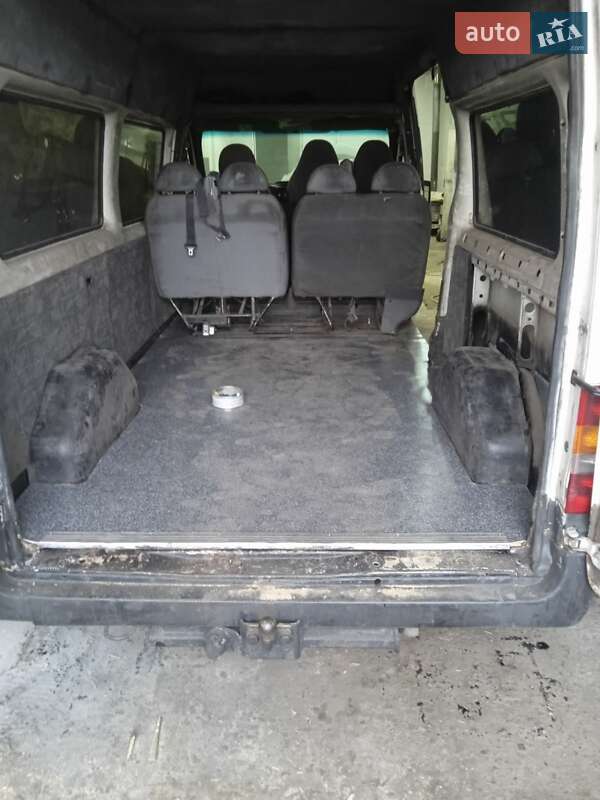 Грузопассажирский фургон Ford Transit 2002 в Львове