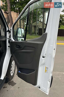 Вантажний фургон Ford Transit 2020 в 