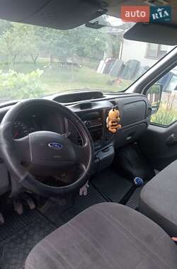 Грузовой фургон Ford Transit 2005 в 