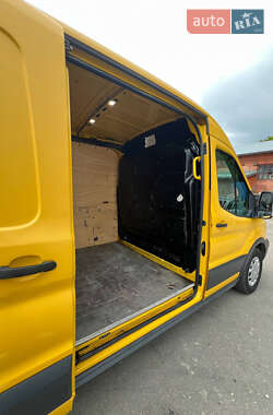 Грузовой фургон Ford Transit 2018 в 