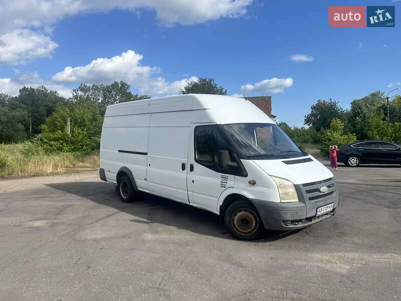 Грузовой фургон Ford Transit 2007 в 
