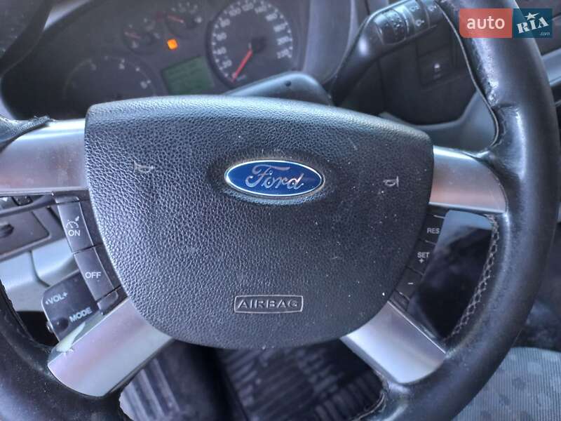 Грузопассажирский фургон Ford Transit 2007 в Ровно