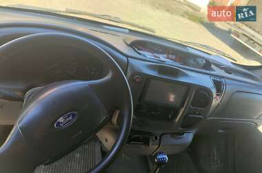 Грузопассажирский фургон Ford Transit 2001 в 