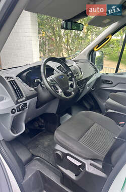 Мікроавтобус Ford Transit 2015 в 