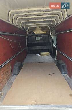 Вантажний фургон Ford Transit 2002 в 