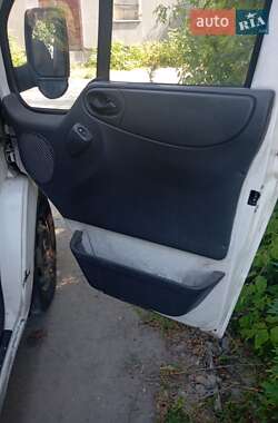 Грузовой фургон Ford Transit 2004 в 