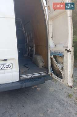 Грузовой фургон Ford Transit 2004 в 