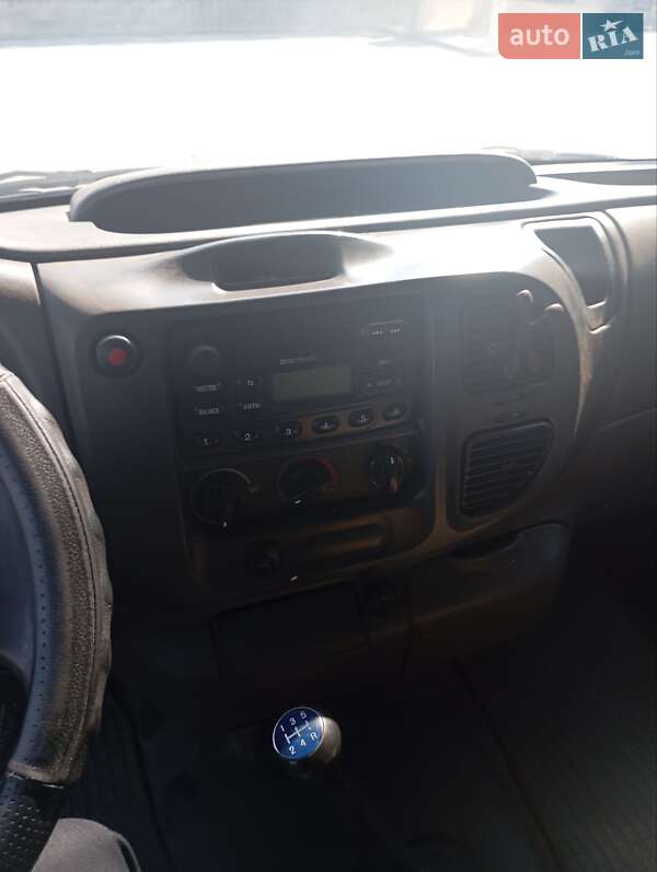 Грузовой фургон Ford Transit 2004 в Шепетовке