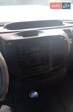 Грузовой фургон Ford Transit 2004 в 