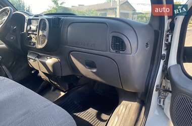 Грузовой фургон Ford Transit 2000 в 