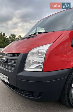 Грузовой фургон Ford Transit 2012 в 