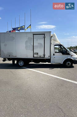 Грузовой фургон Ford Transit 2004 в 