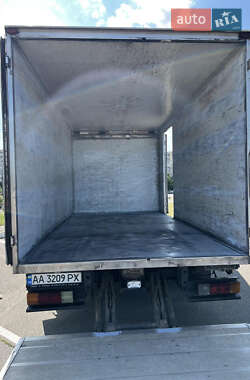 Грузовой фургон Ford Transit 2004 в 
