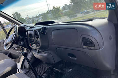 Грузовой фургон Ford Transit 2004 в 