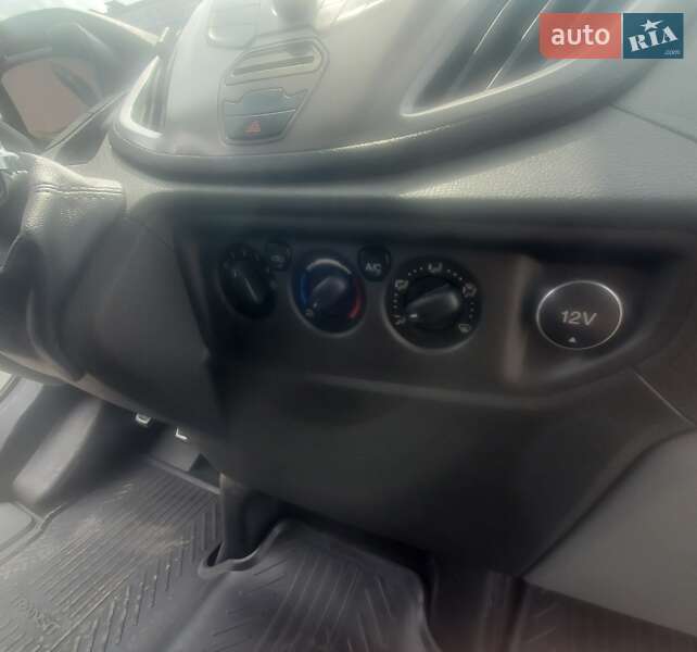 Грузовой фургон Ford Transit 2017 в Виннице