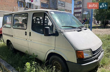 Вантажопасажирський фургон Ford Transit 1987 в 