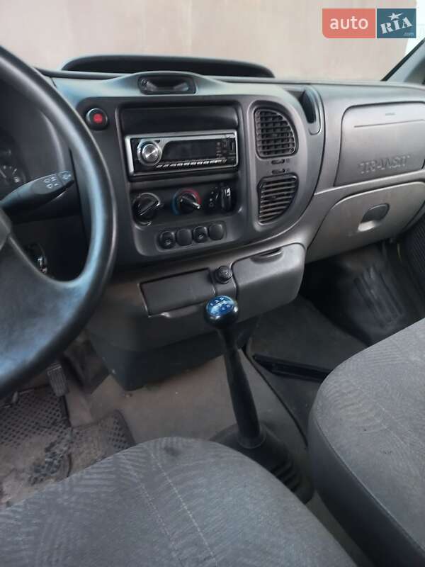 Вантажний фургон Ford Transit 2002 в Києві