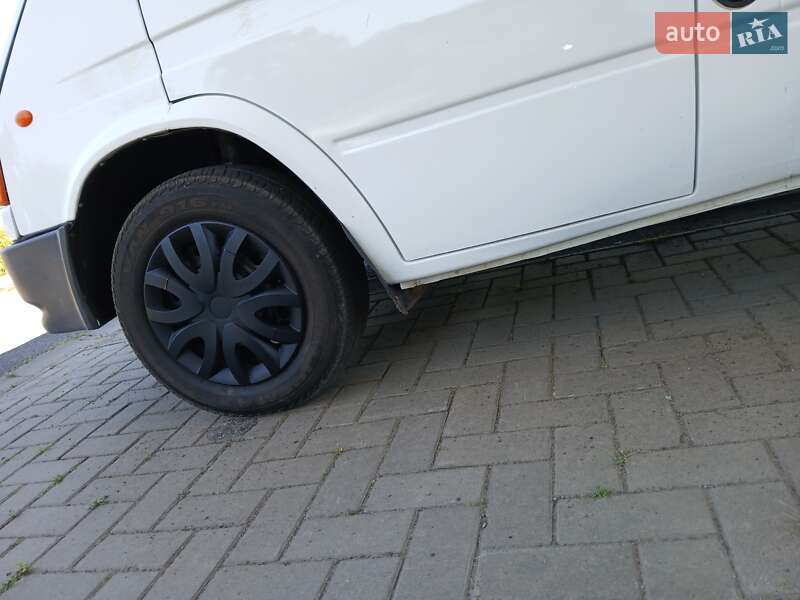 Микроавтобус Ford Transit 2000 в Гадяче