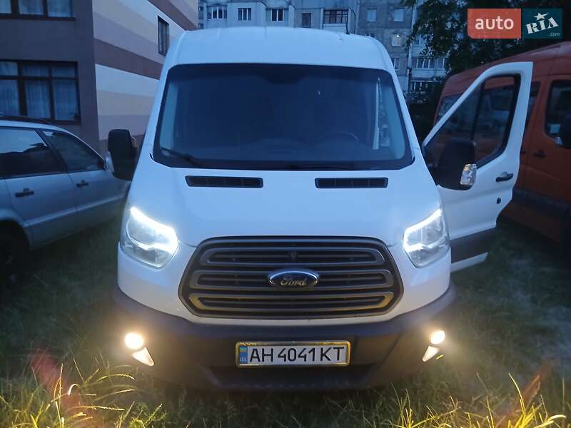 Грузовой фургон Ford Transit 2015 в 