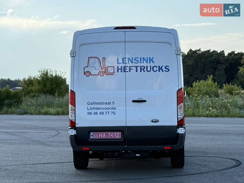 Вантажний фургон Ford Transit 2017 в Радивиліві