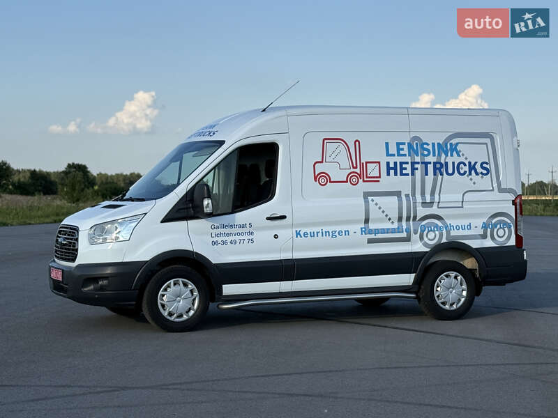 Вантажний фургон Ford Transit 2017 в Радивиліві
