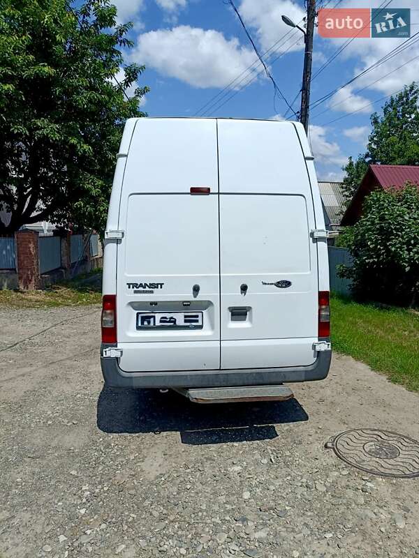 Вантажний фургон Ford Transit 2012 в Чернівцях