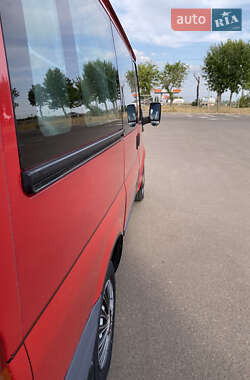 Вантажопасажирський фургон Ford Transit 2005 в 