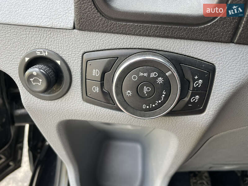 Грузовой фургон Ford Transit 2016 в Ковеле