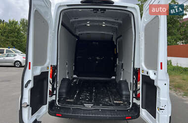 Грузовой фургон Ford Transit 2021 в 