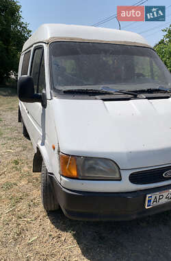 Грузовой фургон Ford Transit 2000 в 