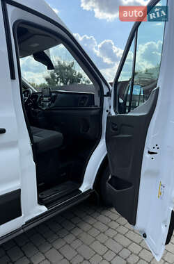 Грузовой фургон Ford Transit 2020 в 