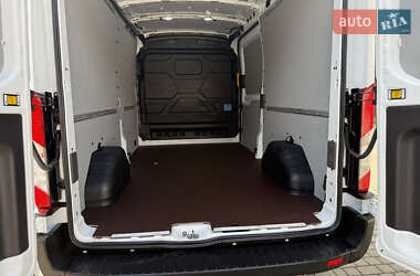 Грузовой фургон Ford Transit 2020 в 