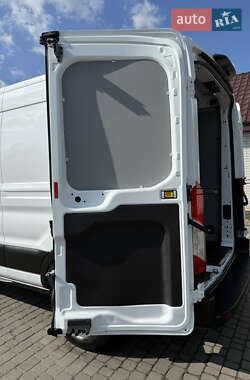 Грузовой фургон Ford Transit 2020 в 