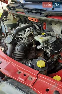 Микроавтобус Ford Transit 2000 в 