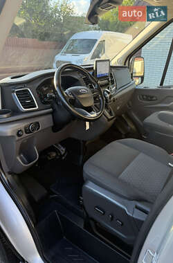 Грузовой фургон Ford Transit 2022 в 
