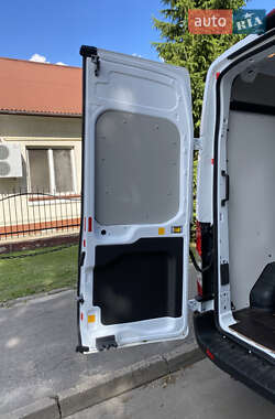 Грузовой фургон Ford Transit 2020 в 
