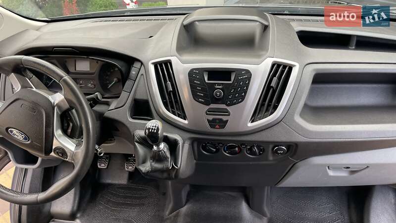 Грузовой фургон Ford Transit 2015 в Маневичах
