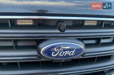 Грузовой фургон Ford Transit 2019 в 
