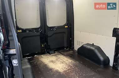 Грузовой фургон Ford Transit 2019 в 