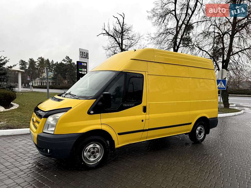 Грузовой фургон Ford Transit 2012 в 