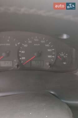 Грузовой фургон Ford Transit 2005 в 